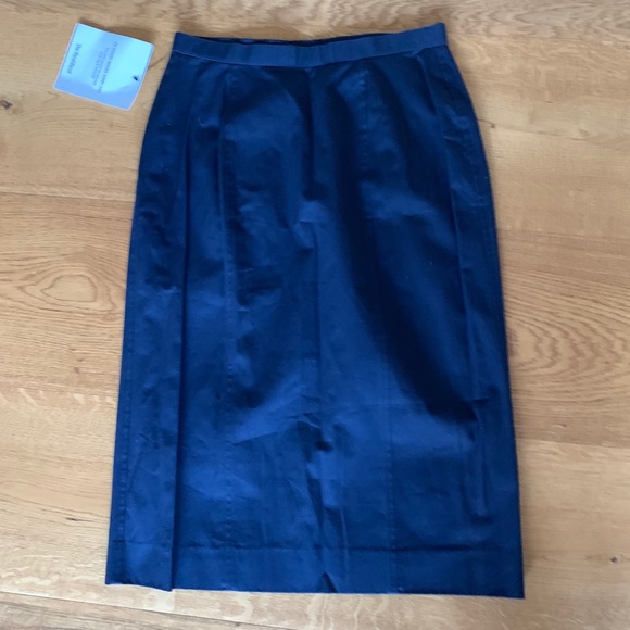 Chanel Skirt - Picture 4 of 8